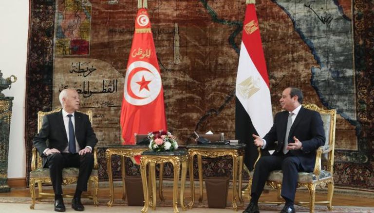 الرئيس المصري عبدالفتاح السيسي ونظيره التونسي قيس سعيد