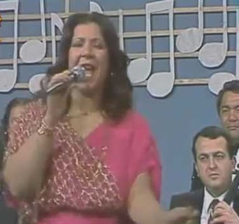 الفنانة التونسية عزيزة بولبيار