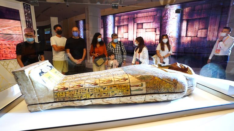 تابوت للكاهن بسماتيك بن أوزير، في معرض إكسبو 2020 دبي الجناح المصري في إكسبو 2020 دبي
