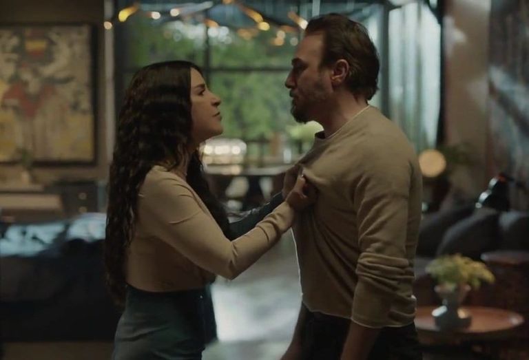 الفنان اللبناني باسم مغنية