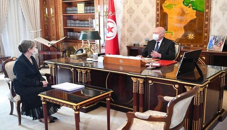 الرئيس التونسي خلال لقاء المكلفة بتشكيل الحكومة