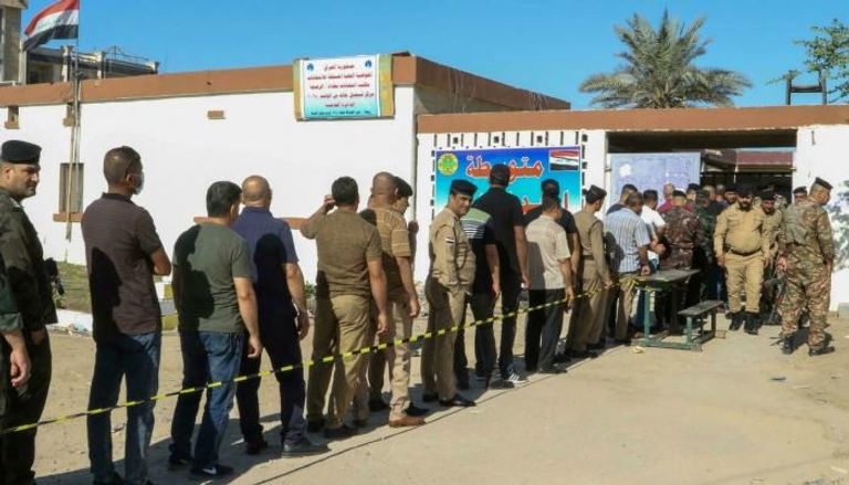جانب من الاقتراع الخاص في الانتخابات العراقية