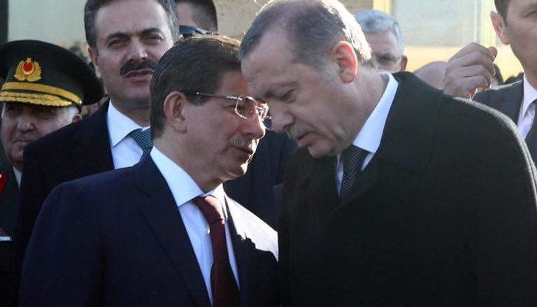 صورة أرشيفية لأردوغان وداوود أوغلو