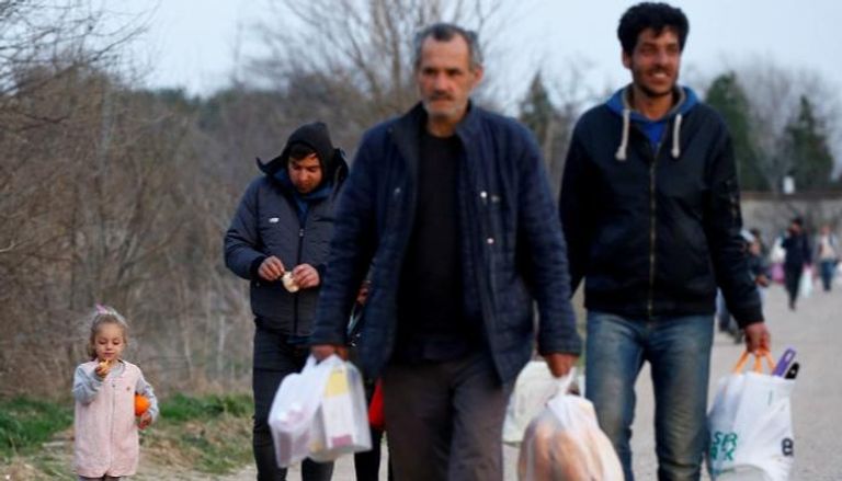 مهاجرون في تركيا يتوجهون إلى الحدود مع اليونان - أرشيفية