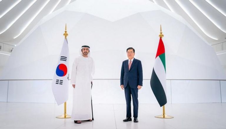 عبدالله بن زايد يستقبل وزير الخارجية الكوري ويزور جناح بلاده في إكسبو 2020