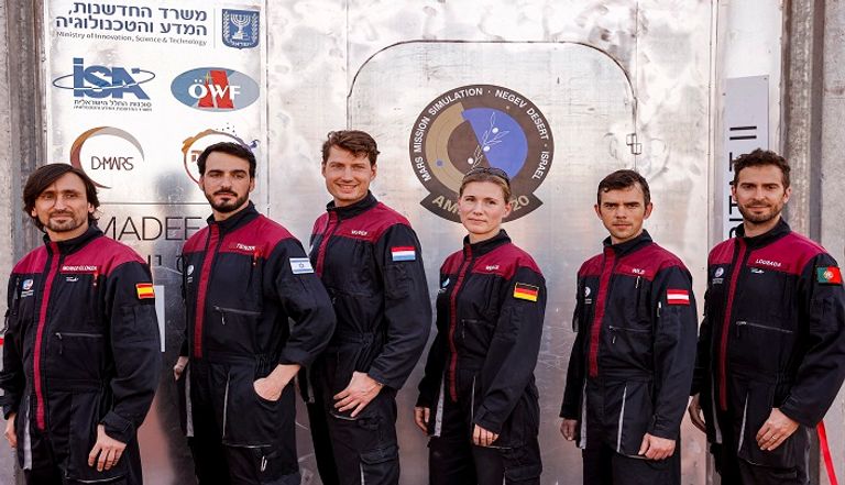 رواد فضاء في صحراء النقب بإسرائيل