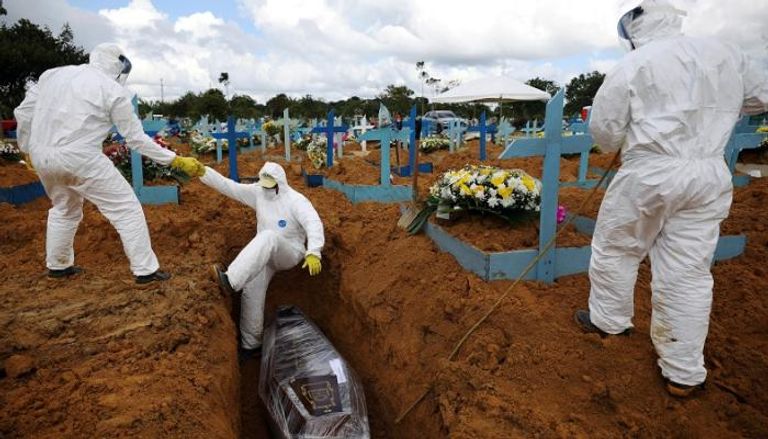 مقبرة للمتوفين جراء فيروس كورونا في البرازيل (أرشيفية)