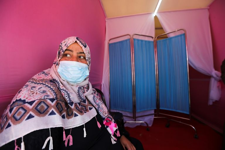 حملة للتوعية بسرطان الثدي في غزة