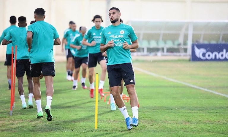 آدم زرقان منتخب الجزائر