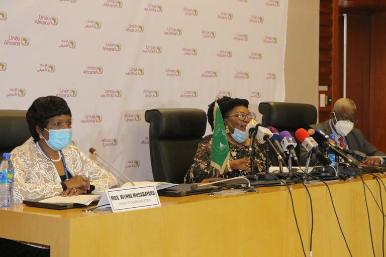 سارة أنيانج أغبور مفوضة التربية والتكنولوجيا والابتكار 