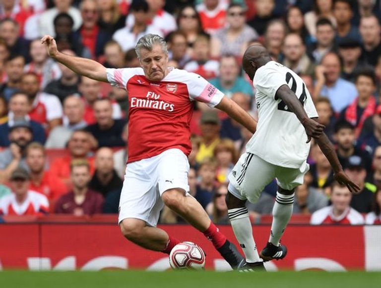 سمير نصري لاعب مانشستر سيتي السابق