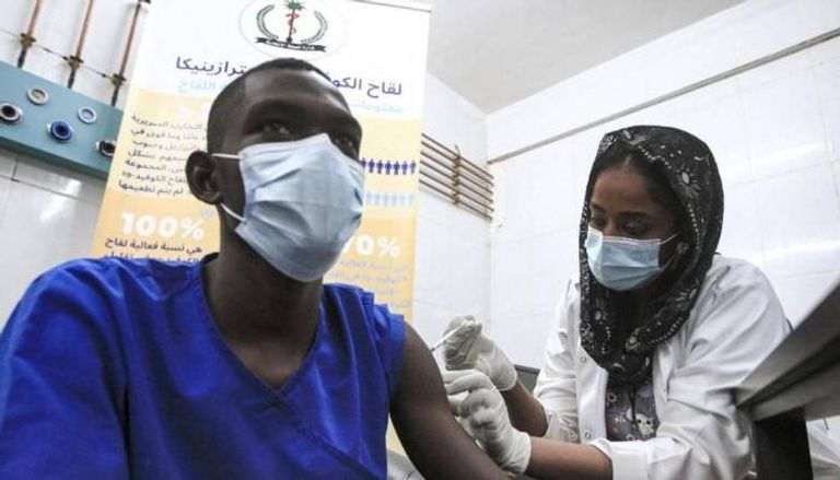 الحكومة السودانية تسابق الزمن لتطعيم الشعب ضد كورونا 