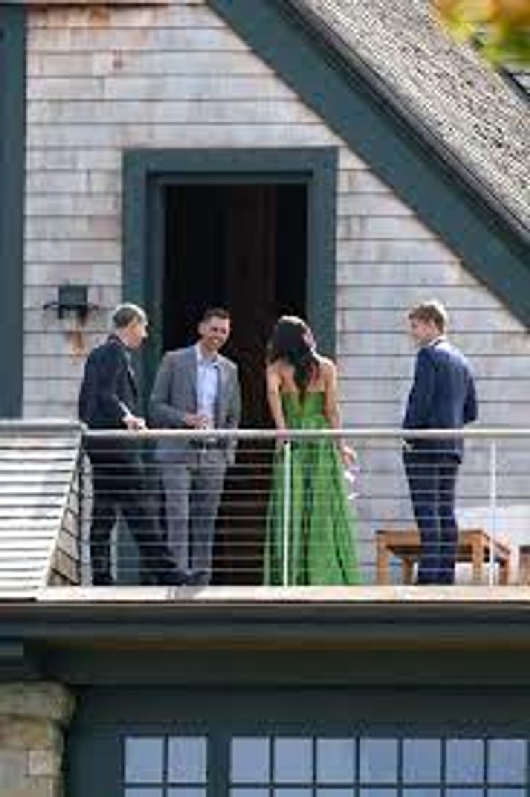 جينيفر جيتس ونايل نصار