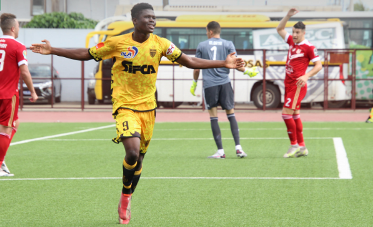 الأهلي ضد الحرس الوطني