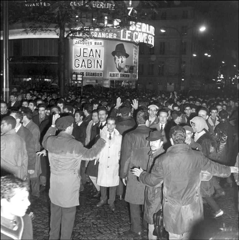 الجزائريون في مظاهرة 17 أكتوبر 1961 - أرشيف