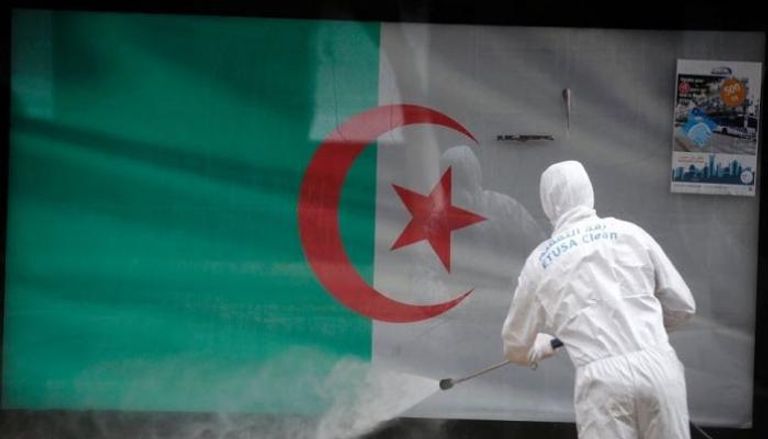 تعقيم الشوارع في الجزائر