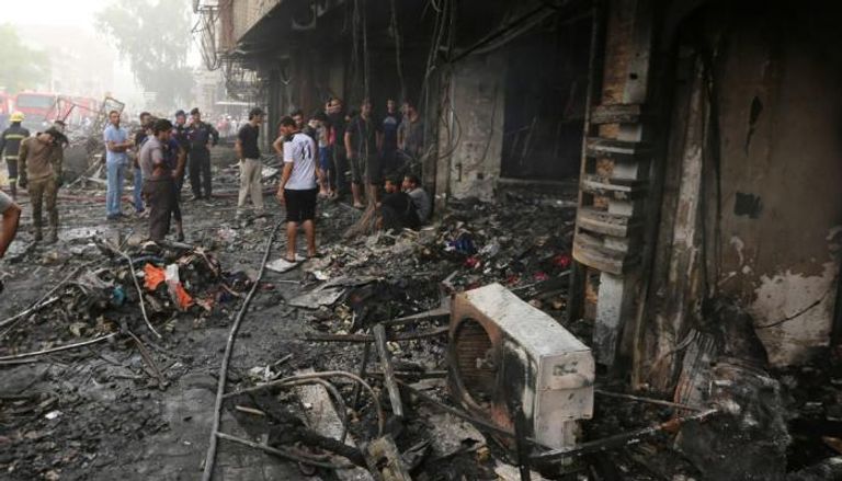 مبان تجارية مدمرة في الكرادة غداة تفجير هائل عام2016