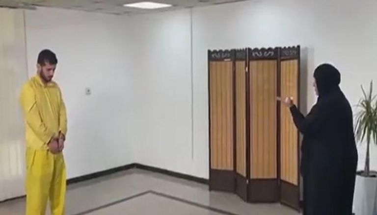 مواجهة والدة أحد الضحايا مع إرهابي داعشي 