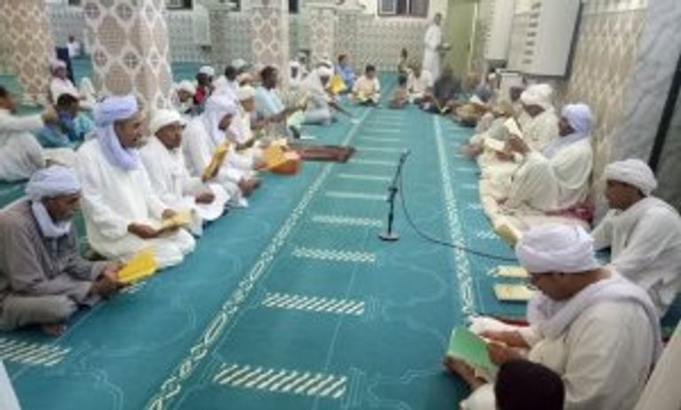الاحتفال بالمولد النبوي في مساجد الجزائر جانب من احتفالات عدد من الجزائريين بذكرى المولد النبوي