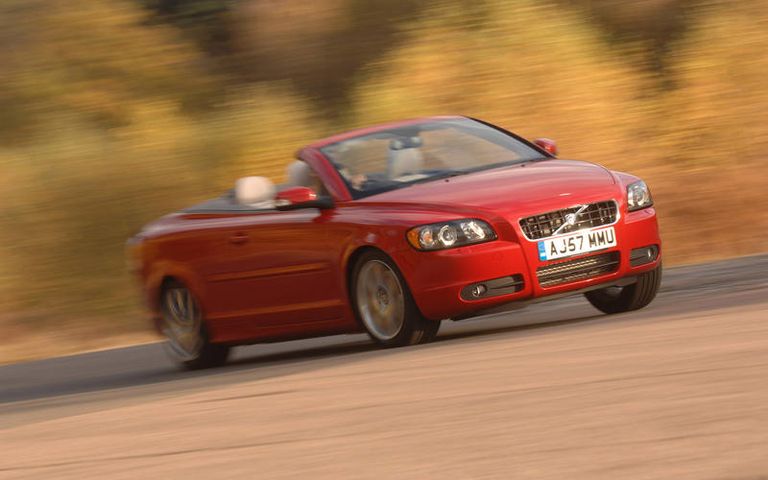 143-153858-best-coupe-cabriolets-winter-3.jpeg