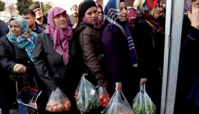 أردوغان يفشل في وقف نزيف الليرة