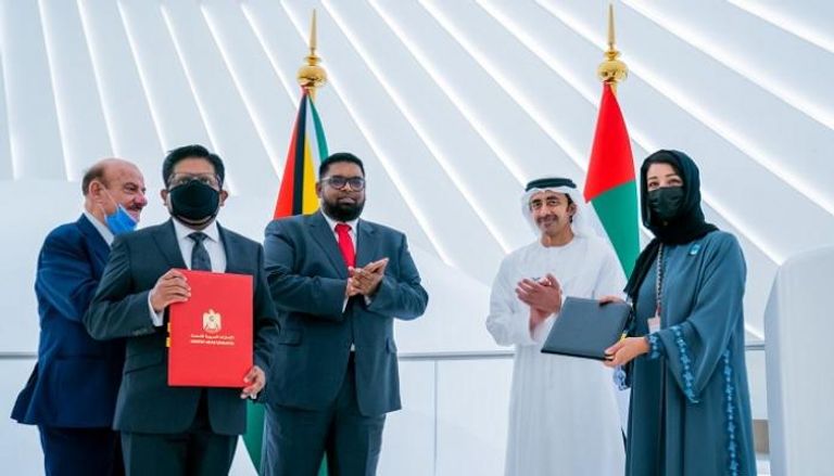 جانب من توقيع مذكرة التعاون بين الإمارات وغويانا