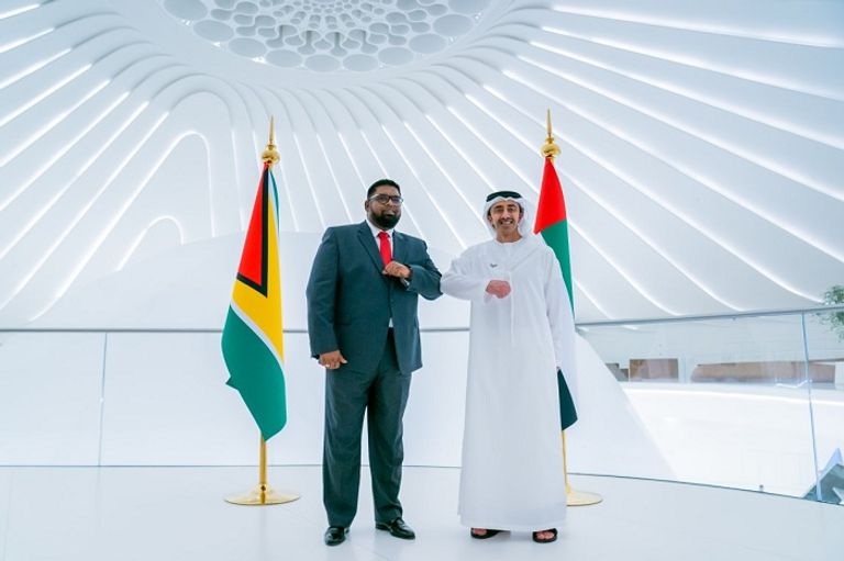 جانب من توقيع مذكرة التعاون بين الإمارات وغويانا