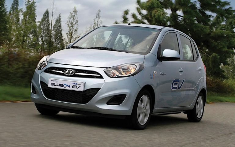 147-120318-first-electric-car-made-every-major-car-maker-9.jpeg
