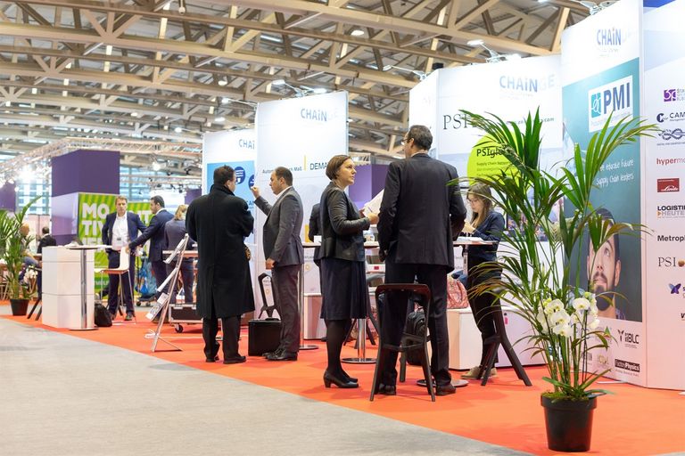 الإمارات في صدارة اعتماد المركبات الكهربائية