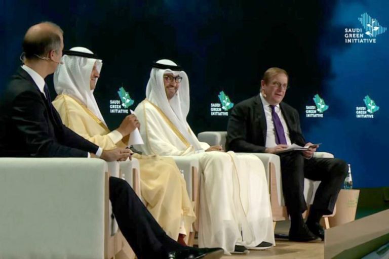 الدكتور سلطان بن أحمد الجابر والأمير عبدالعزيز بن سلمان آل سعود