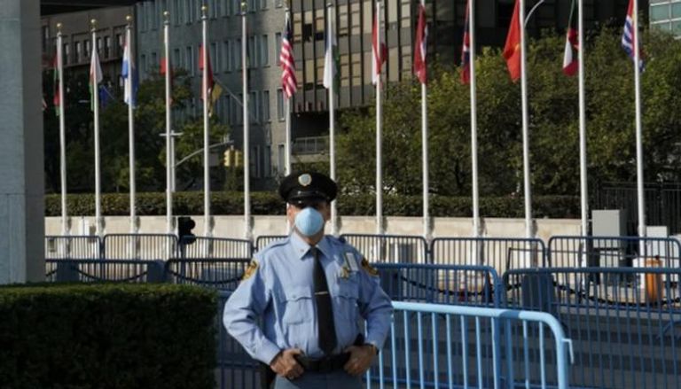 شرطي في محيط الأمم المتحدة
