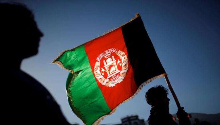 العلم الأفغاني داخل أحد المقرات العسكرية