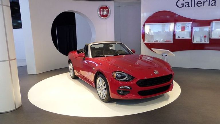 فيات Fiat 124 سيارة Aston Martin Cygnet