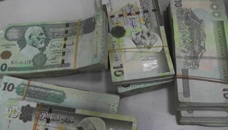 عملات ورقية لبيبة من فئات مختلفة
