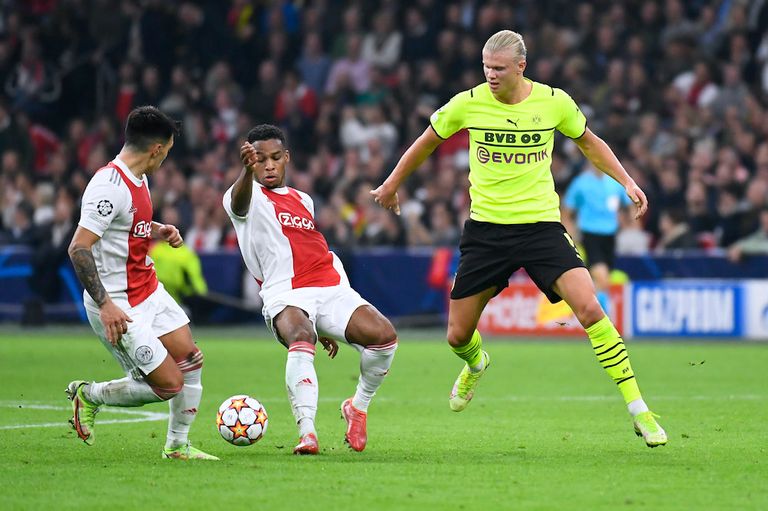 إيرلينج هالاند مهاجم بروسيا دورتموند