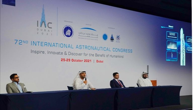 جانب من المؤتمر الصحفي لإعلان تفاصيل "MBZ-SAT" مراحل إنجاز القمر الاصطناعي