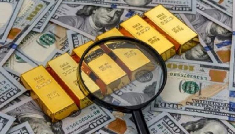 ارتفاع الذهب وتراجع الدولار والبيتكوين
