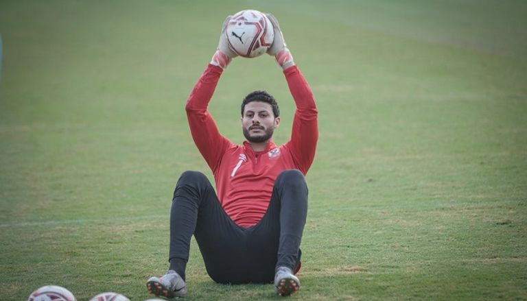 عاد محمد الشناوي إلى تدريب الأهلي مع اقتراب الزمالك في الدوري المصري