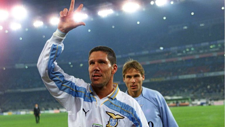 دييجو سيميوني بقميص لاتسيو أمام يوفنتوس