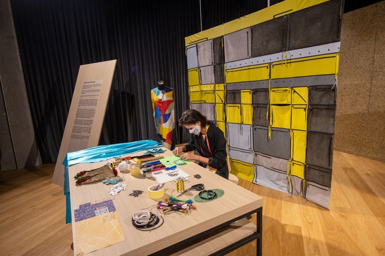 الفنانة الرومانية سيمينا فيليت