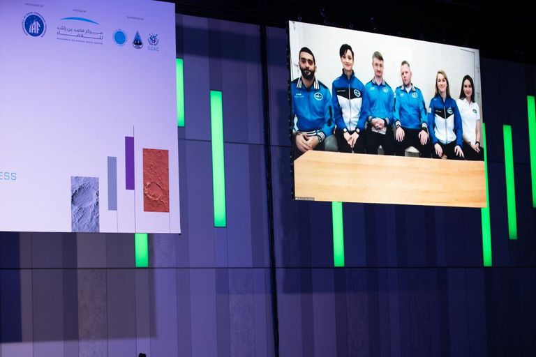 رائدا الفضاء الإماراتيان هزاع المنصوري وسلطان النيادي