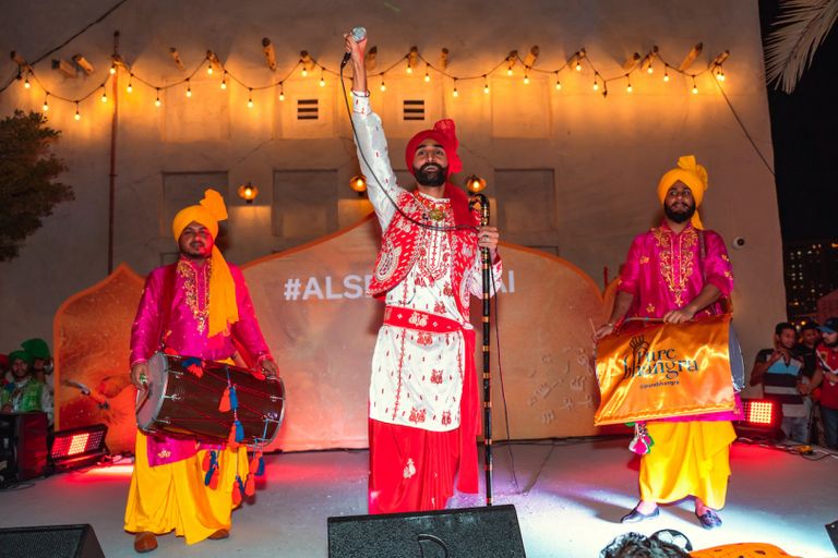 عروض ألعاب نارية في دبي