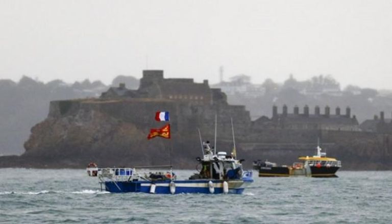 فرنسا تمنع سفنا بريطانية من الصيد