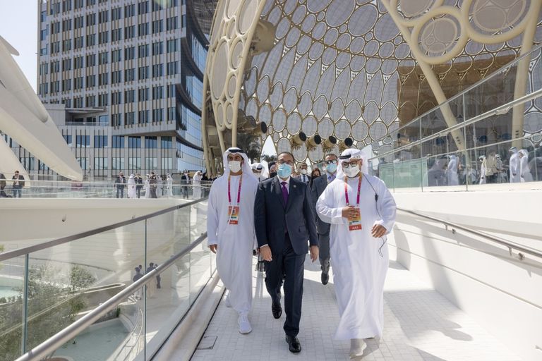 رئيس الوزراء المصري يتفقد جناح بلاده بمعرض إكسبو 2020 دبي