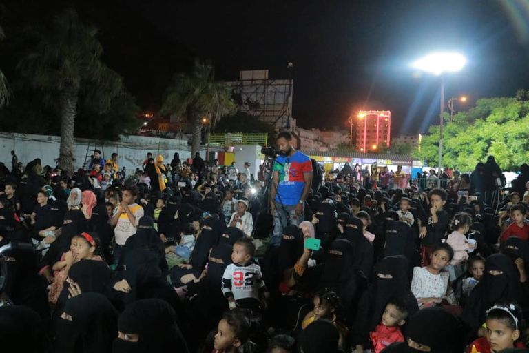 الشباب زينوا الجدران برسوم تكافح ظاهرة التعاطي