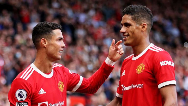 كريستيانو رونالدو ورفائيل فاران أولي جونار سولشاير مدرب مانشستر يونايتد