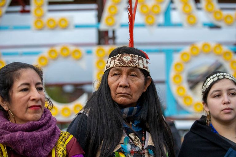 سكان أصليون يشاركون في افتتاح مؤتمر المناخ بغلاسكو