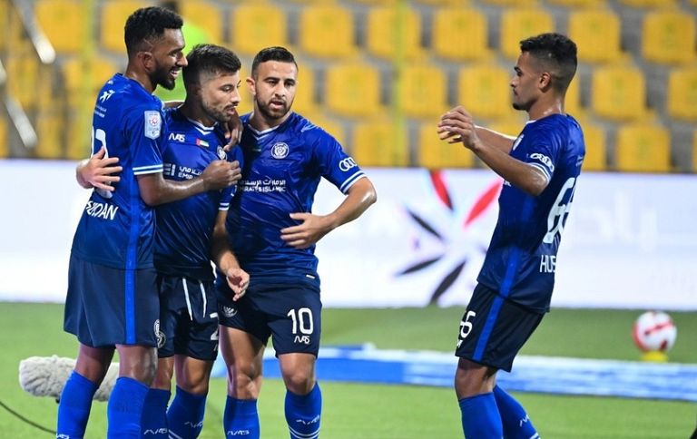 النصر خطف وصافة جدول ترتيب الدوري الإماراتي سفيان رحيمي نجم العين وزميله ياسين مرياح