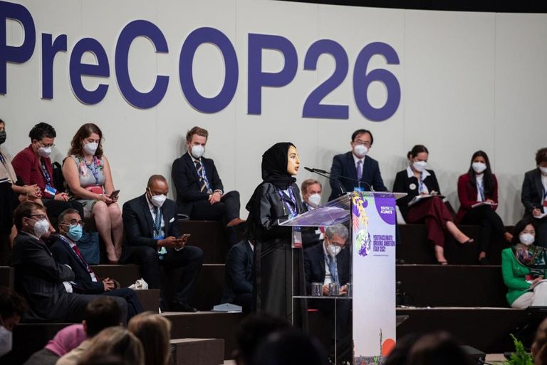 ممثلة الإمارات خلال الاجتماعات التحضيرية لـCOP26 في ميلانو