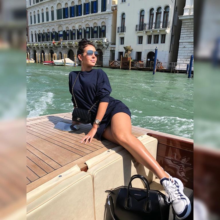 جورجينا رودريغيز عارضة أزياء مشهورة وصديقة اللاعب كريستيانو رونالدو